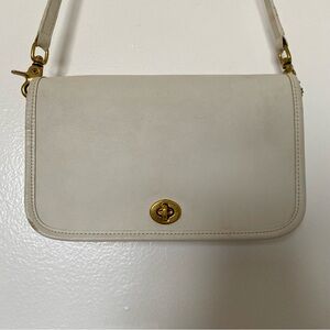 Vintage Coach Pocket Purse No. 9755 - White Leather